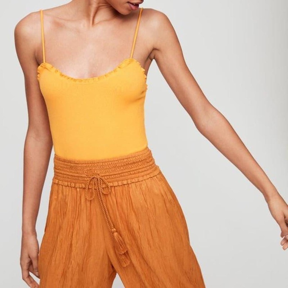 Aritzia Wilfred Adelma Ruffled Neckline Bodysuit